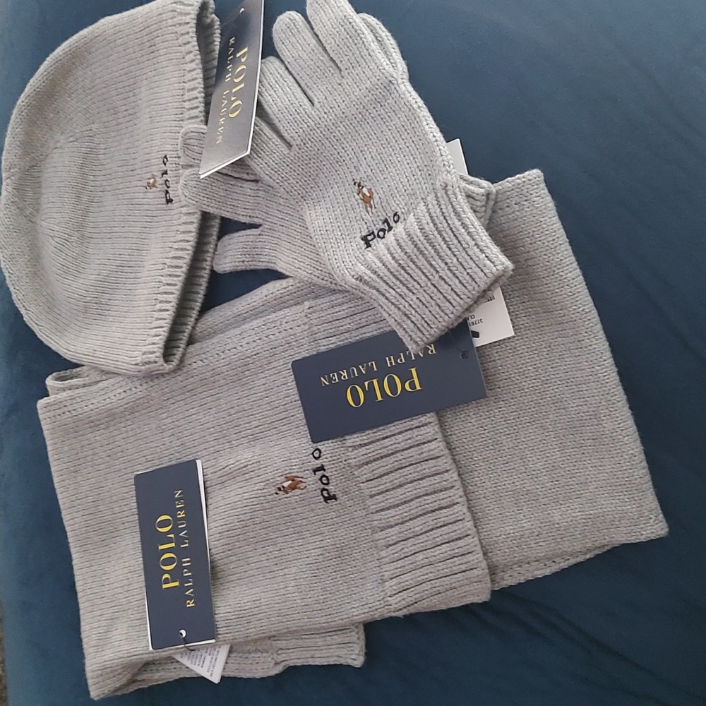Scarf, hat and glove set
